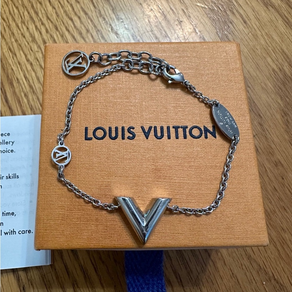 Authentic Louis Vuitton Palladium Finish Essential V Supple Bracelet